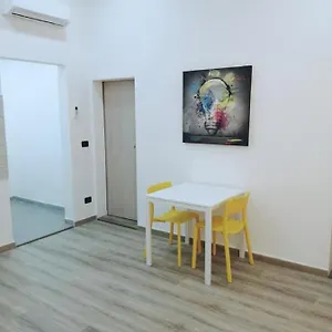 Nuovo A 1 Minuto Dal Porto Apartamento